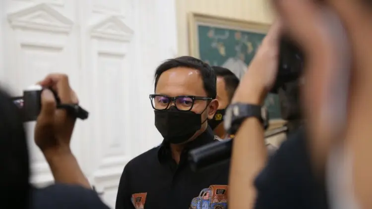 Survei Persepsi Masyarakat, 65 Persen Pendapatan Turun dan Muncul Penyakit Baru