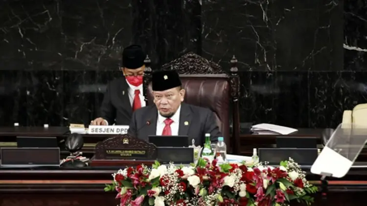 Ketua DPD RI Kumandangkan Penggalan Lirik Lagu Iwan Fals