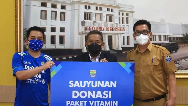 Persib Bandung Sumbang 5.000 Paket Vitamin