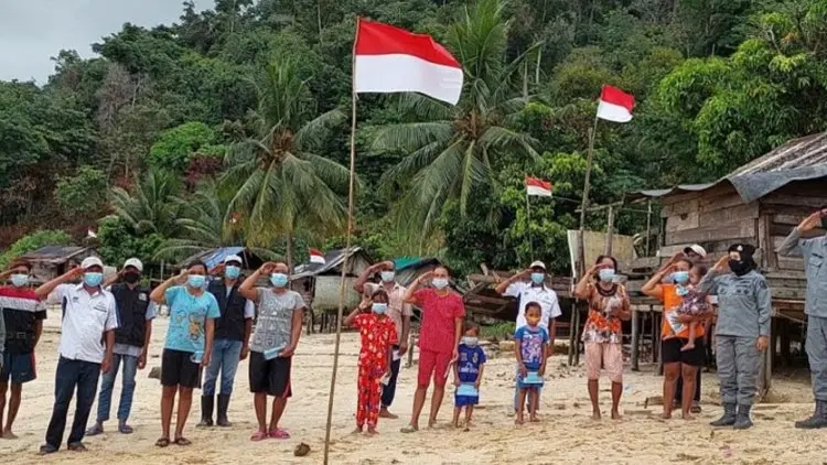 SPKKL Bakamla Gelar Upacara di Perbatasan NKRI