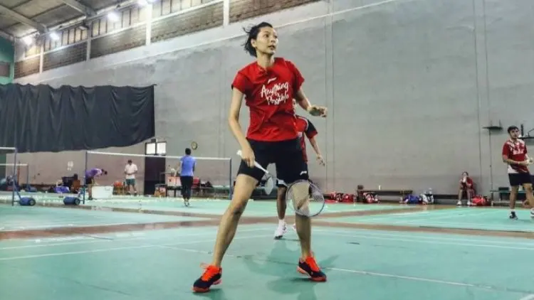Begini Gaya Gloria Kangen Tanding Bulu Tangkis