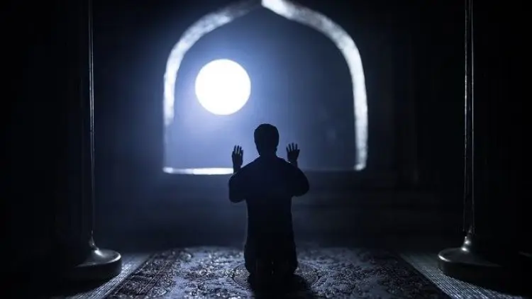 Sahabat yang Terkena 3 Panah saat Salat Tahajud