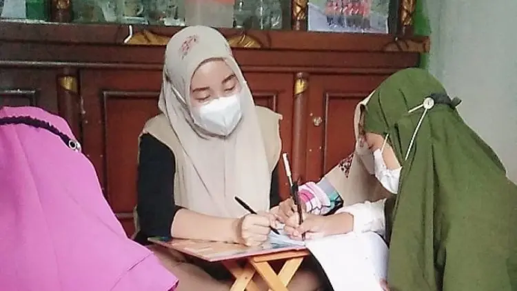 Belajar di Guru Elis, Bayarnya Hanya Rp2000 Saja....