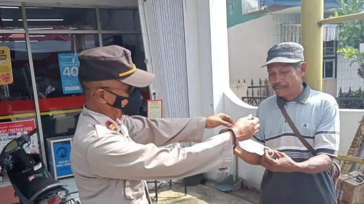 Sambangi Warga, Polsek Bantarujeg Ingatkan Warga Soal Prokes