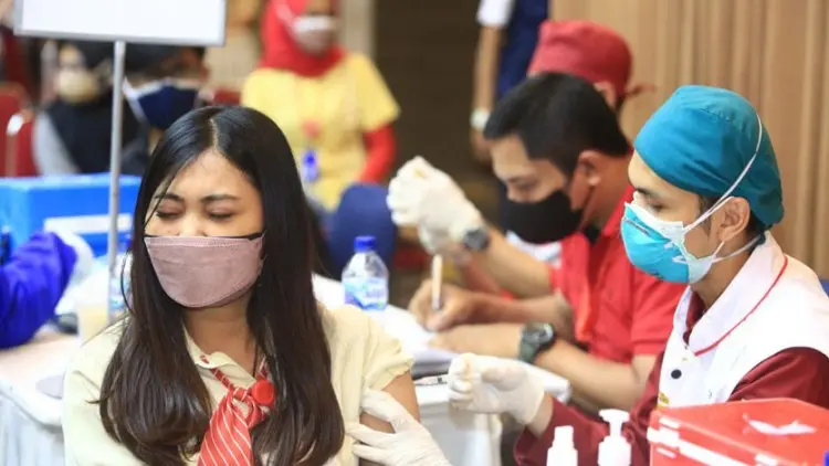 Pegawai Ritel dan Mal di Kota Bandung Hampir 100 Persen Tervaksin