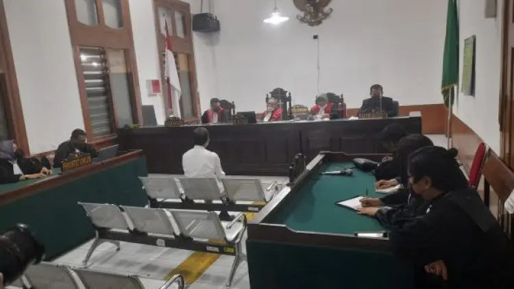 Ajay Pasrah Dengarkan Pembacaan Putusan Hakim Soal Kasus Suapnya
