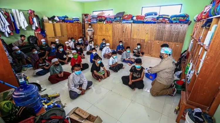 810 Kyai dan 1.211 Santri Ikut Vaksinasi Covid-19
