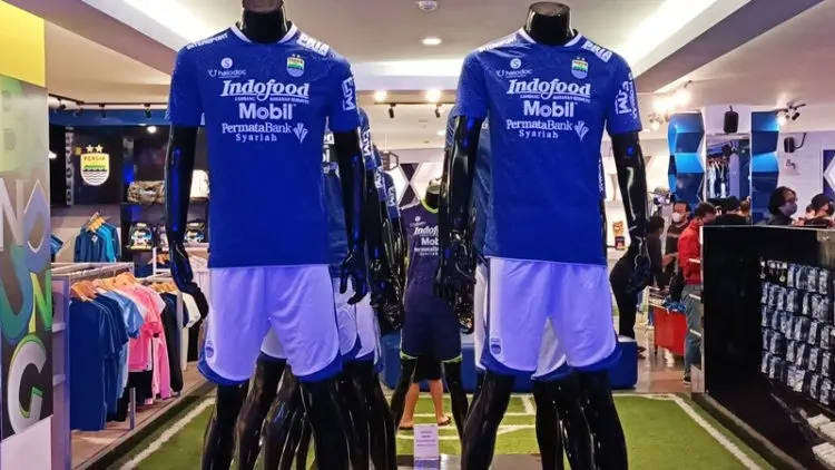 Resmi Diperkenalkan, Ribuan Jersey Utama Persib Langsung Ludes Terjual