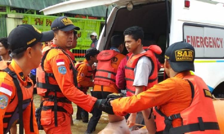 Nahas, Rizki Tewas Tersengat Listrik di Lokasi Banjir