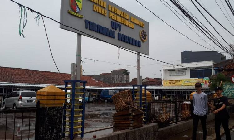 Kios Liar Terminal Banjaran, Dishub dan Kecamatan Saling Angkat Tangan