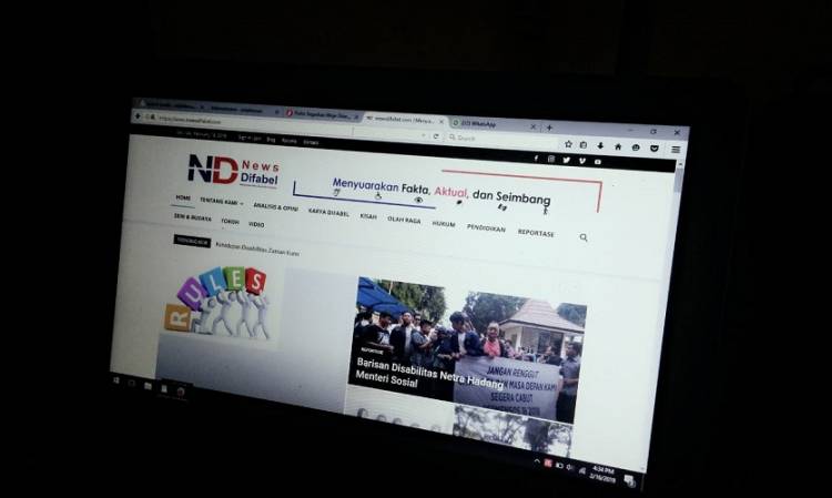 Keren, Penyandang Disabilitas di Bandung Bikin Media Online