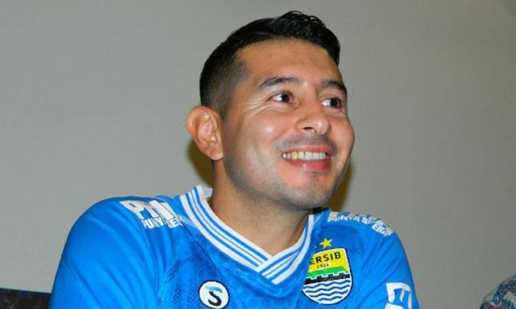 Esteban Vizcarra Semangat Tinggi Hadapi Arema FC