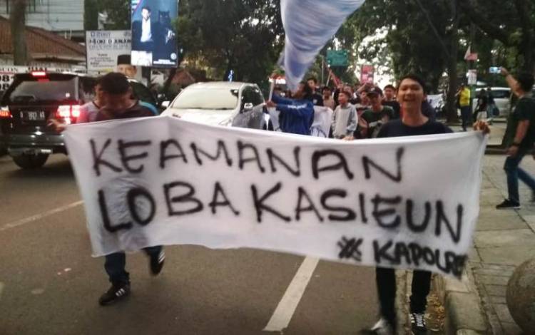 Setelah Mapolrestabes Bandung, Bobotoh Tuntut Manajemen Persib