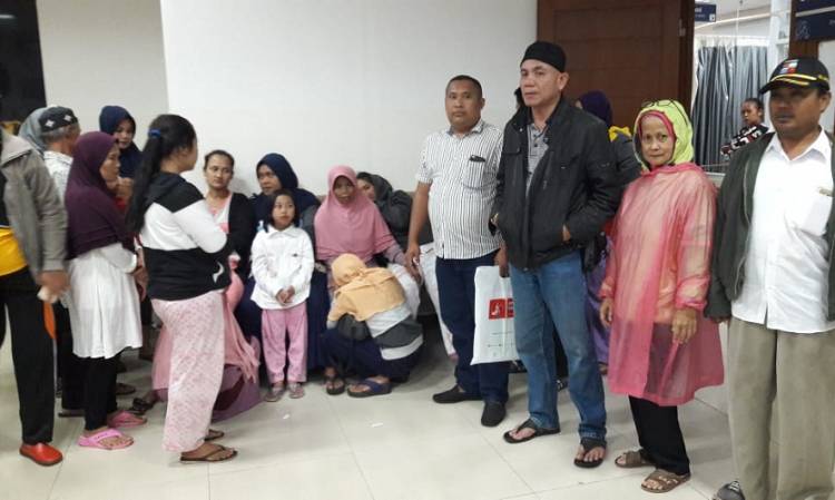Santap Nasi Box, Puluhan Warga Bogor Dilarikan ke RS