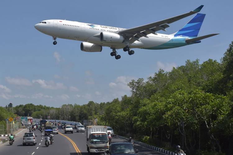 Tiket Mahal, 433 Penerbangan di Bandara Pekan Baru Batal