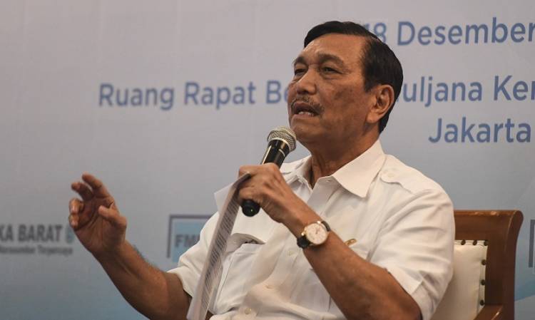 Luhut Bantah 'Siap Cium Kaki Prabowo'