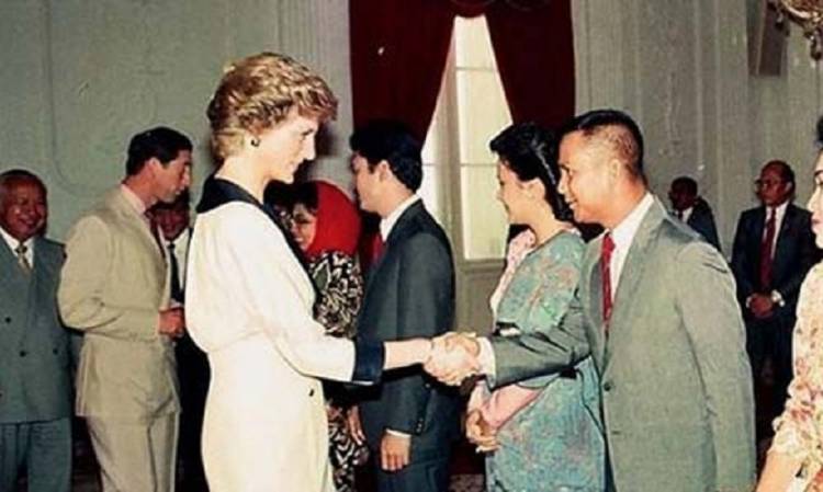 Heboh Foto Prabowo Salami Mendiang Lady Diana