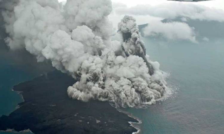 Waspada, Anak Krakatau Masih Potensi Picu Tsunami