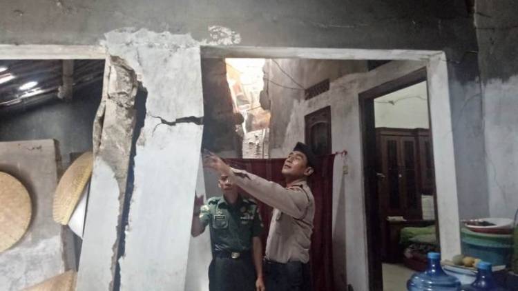 Puluhan Rumah di Kabupaten Cirebon Terancam Amblas