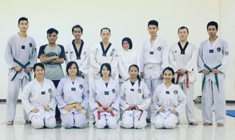Belajar Kedisiplinan di UKM Taekwondo Maranatha