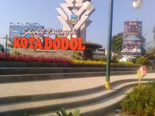 'Selamat Datang di Kota Dodol' Jadi Kontroversi, Kok Bisa?