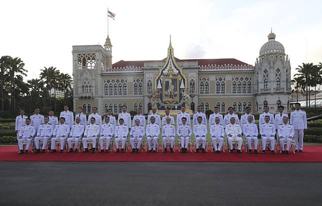 Kabinet Baru Thailand Dilantik, Militer Tetap Kuat