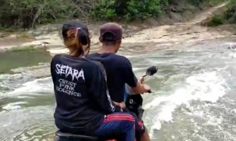 Warga Tiga Desa Terisolir Akibat Jembatan Putus Inilahkoran Id