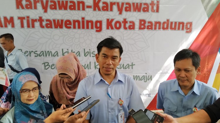 PDAM Tirtawening Kota  Bandung Berangkatkan 25 Karyawan Umroh