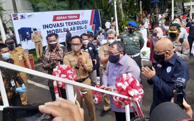 Bantu Penanganan Covid-19, Menristek Hibahkan Mobile Lab BSL2 untuk Pemkot Bogor