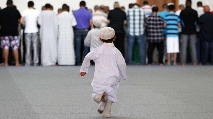 Jangan Langsung Mengusir Anak Kecil dari Masjid