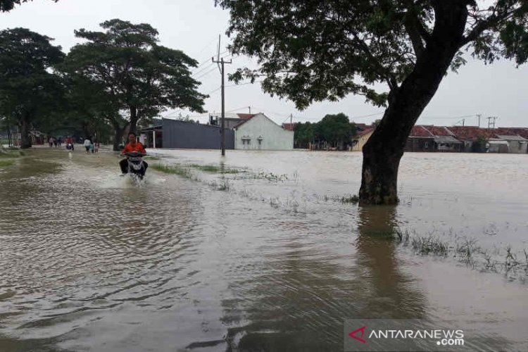 Jalur Arjawinangun ke PAnguragan Cirebon Terendam Banjir