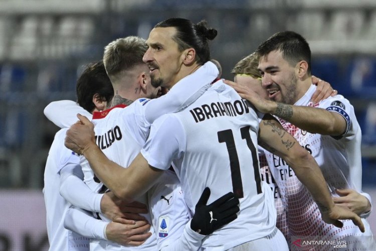 Bungkam Cagliari, Milan Jaga Keunggulan atas Inter di Puncak Klasemen