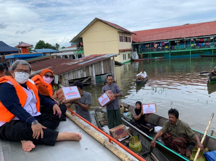 Foto: Bantuan Bencana PKS Hingga Pelosok Kalimantan