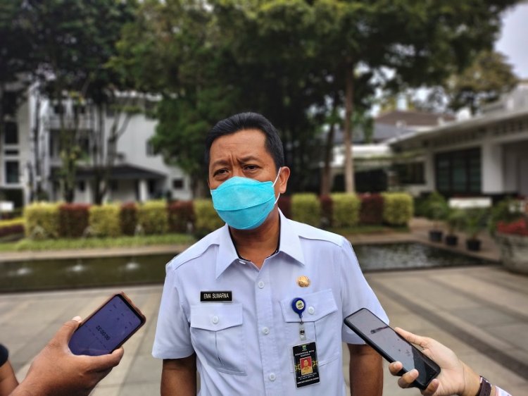 Bareng Ariel Noah,  Sekda Kota Bandung Siap Disuntik Vaksin Covid-19 Tahap Dua