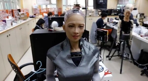 Robot Humanoid Sophia Segera Diproduksi Massal