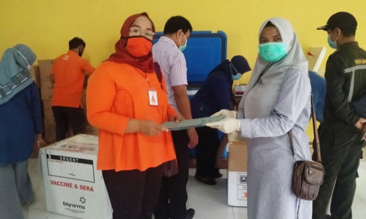 Dipercaya Satgas, PT Pos Kirim Vaksin ke Maluku dan NTT