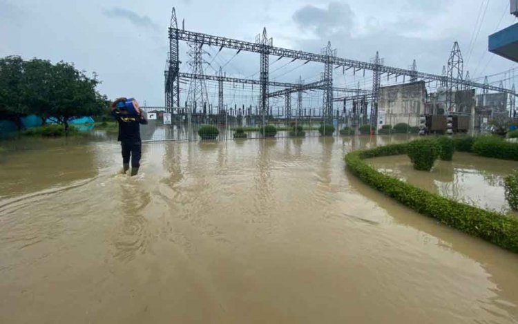 PLN UID Jabar Pulihkan 42 Gardu Listrik ke Warga Terdampak Cuaca Ekstrem