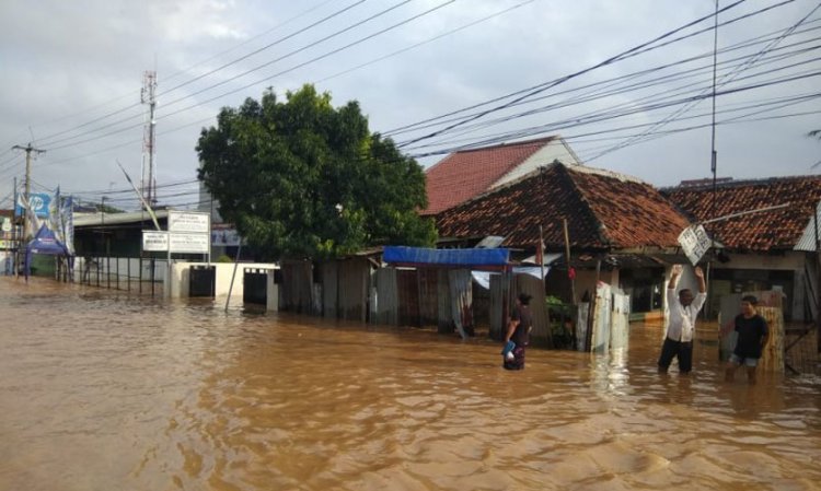Banjir Rendam Ribuan Rumah di 30 Desa Kabupaten Karawang