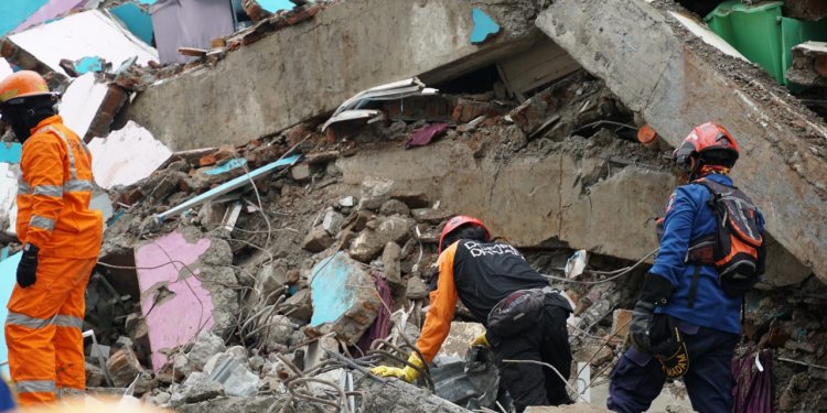 Bencana Terus Melanda Indonesia, Inikah Teguran Allah Ta'ala untuk Kita?
