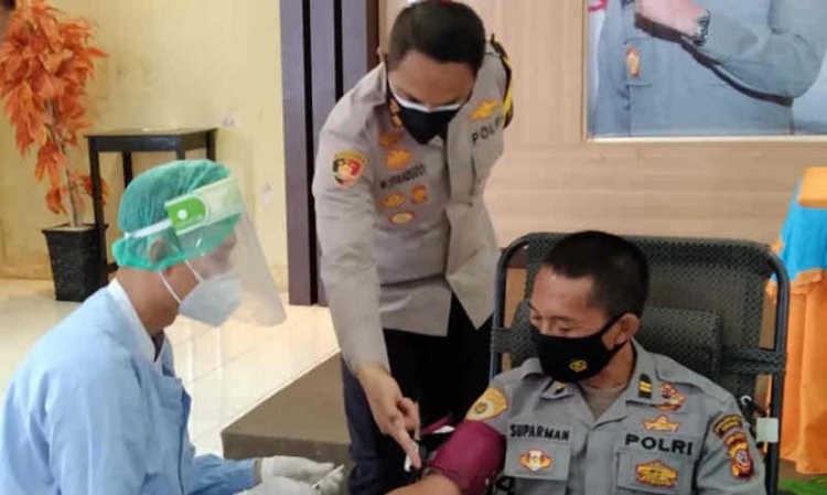 25 Polisi di Cirebon Ikuti Donor Plasma Konvalesen