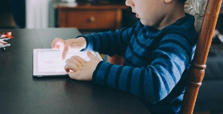 Tips bagi Orangtua Agar Anak Aman di Ranah Online