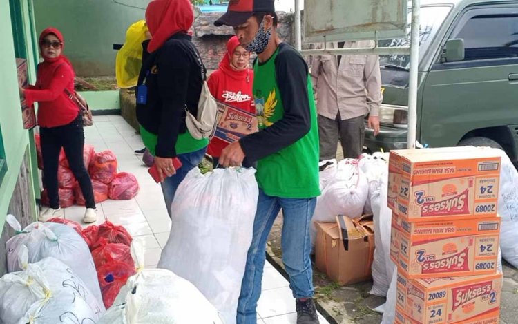 Peduli Bencana Pamanukan, Relawan di Lembang Sumbang Bantuan Logistik