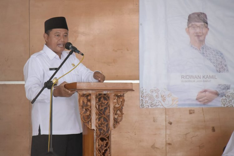 Uu Ruzhanul Sosialisasikan Perda Pesantren di MAN 1 Kota Bandung