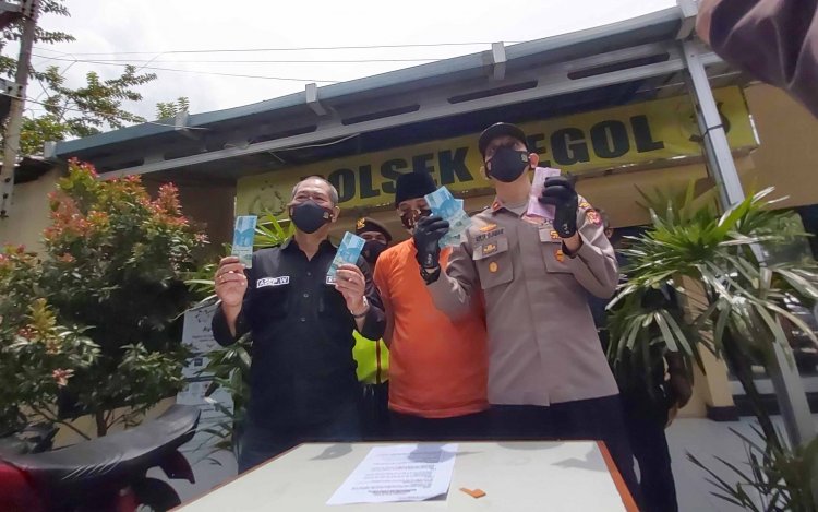 Esek-esek Gunakan Upal, Pria Ini Diciduk Polisi di Bandung