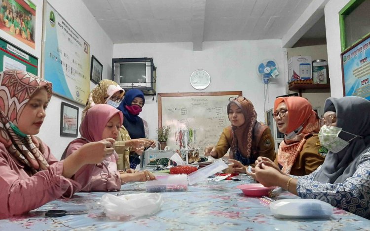 Guru SLB C YPLB Asing Manunggal Kota Bandung Mengapresiasi Kebijakan Bataru Pemprov Jabar