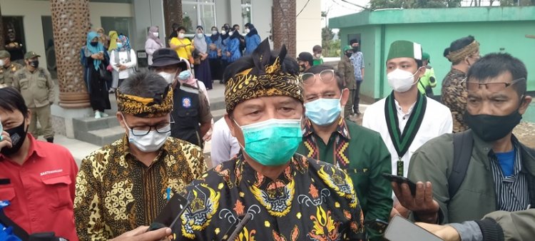 Serahkan Jabatan Bupati Bandung, Dadang Naser Diarak Kelilingi Kantor OPD Pemkab