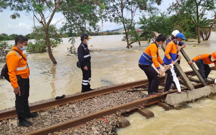 Banjir Jakarta, Perjalanan KA Hari Ini dari Bandung Dibatalkan