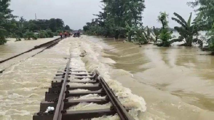 Perjalanan KA Dibatalkan Akibat Terendam Banjir