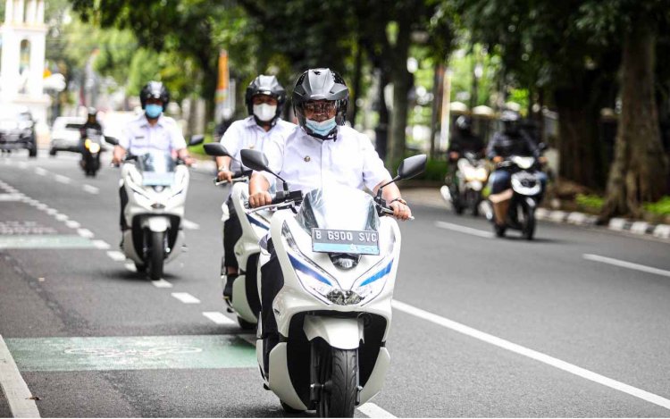 Pemkot Bandung Terima 22 Unit Motor Listrik untuk Uji Coba