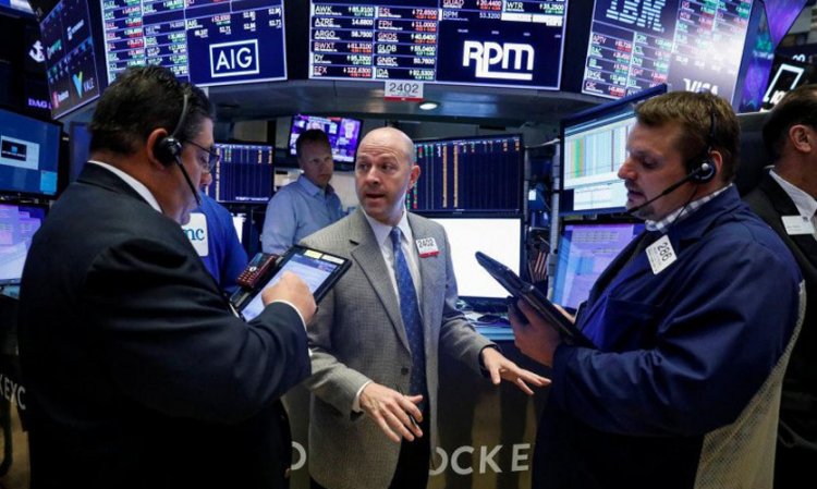 Wall Street Menguat, S&P 500 Ditutup di Atas 4.000 untuk Pertama Kali